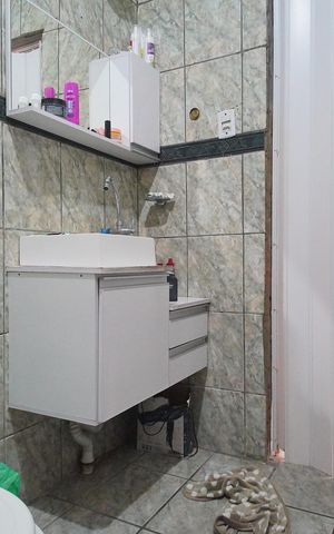 Casa à venda com 240m², 3 quartos e 1 vagaBanheiro