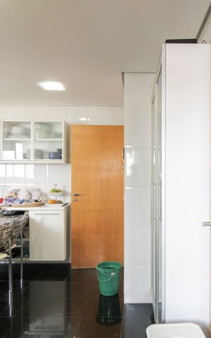 Apartamento à venda com 147m², 3 quartos e 3 vagas Apartamento à venda com 147m², 3 quartos e 3 vagasÁrea de Serviço - Banheiro