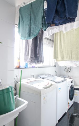 Apartamento à venda com 147m², 3 quartos e 3 vagas Apartamento à venda com 147m², 3 quartos e 3 vagasÁrea de Serviço