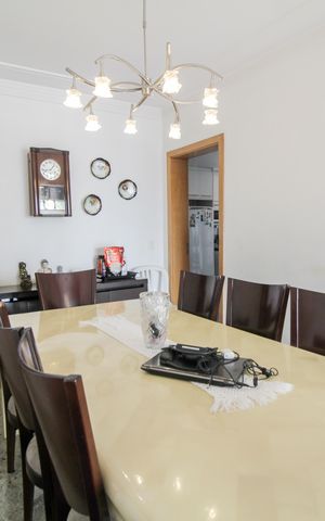 Apartamento à venda com 147m², 3 quartos e 3 vagas Apartamento à venda com 147m², 3 quartos e 3 vagasSala