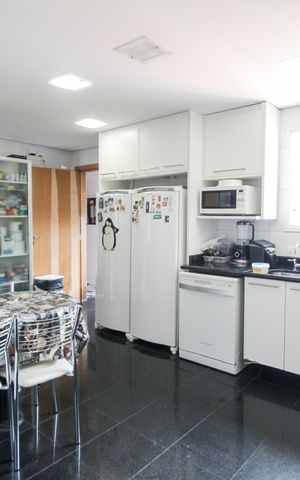 Apartamento à venda com 147m², 3 quartos e 3 vagas Apartamento à venda com 147m², 3 quartos e 3 vagasCozinha