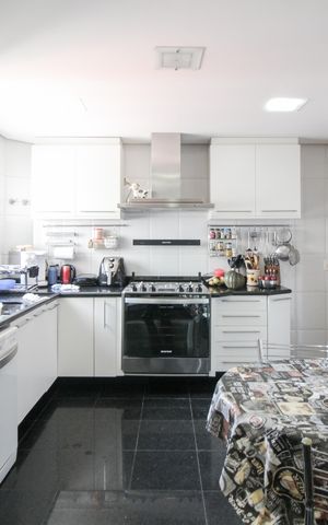 Apartamento à venda com 147m², 3 quartos e 3 vagas Apartamento à venda com 147m², 3 quartos e 3 vagasCozinha