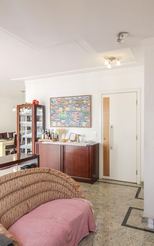 Apartamento à venda com 147m², 3 quartos e 3 vagas Apartamento à venda com 147m², 3 quartos e 3 vagasSala