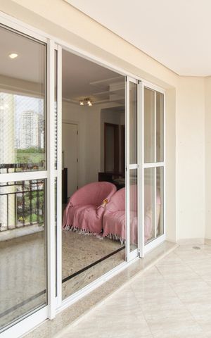 Apartamento à venda com 147m², 3 quartos e 3 vagas Apartamento à venda com 147m², 3 quartos e 3 vagasSala - Varanda