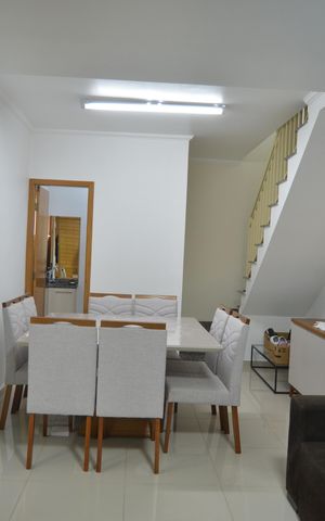 Casa à venda com 100m², 3 quartos e 2 vagasSala