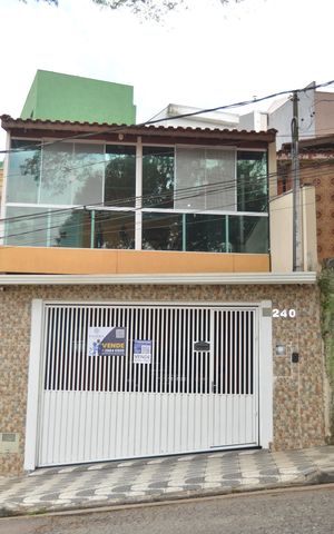 Casa à venda com 100m², 3 quartos e 2 vagasFachada
