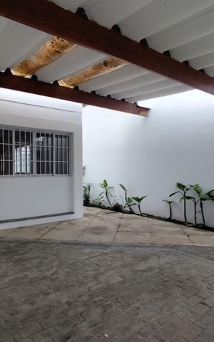 Casa à venda com 187m², 3 quartos e 2 vagas Casa à venda com 187m², 3 quartos e 2 vagasGaragem