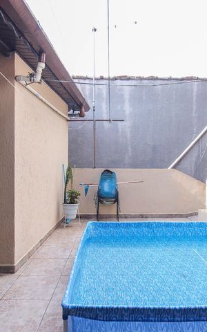 Casa à venda com 5m², 6 quartos e 2 vagas Casa à venda com 5m², 6 quartos e 2 vagasQuintal - Churrasqueira Casa 3