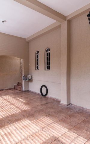 Casa à venda com 5m², 6 quartos e 2 vagas Casa à venda com 5m², 6 quartos e 2 vagasGaragem