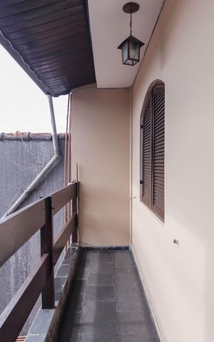 Casa à venda com 5m², 6 quartos e 2 vagas Casa à venda com 5m², 6 quartos e 2 vagasVaranda da Suíte Casa 2