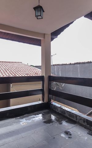 Casa à venda com 5m², 6 quartos e 2 vagas Casa à venda com 5m², 6 quartos e 2 vagasVaranda da Suíte Casa 2