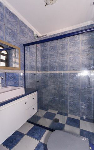 Casa à venda com 5m², 6 quartos e 2 vagas Casa à venda com 5m², 6 quartos e 2 vagasBanheiro Social Casa 2