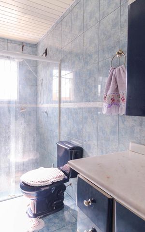Casa à venda com 5m², 6 quartos e 2 vagas Casa à venda com 5m², 6 quartos e 2 vagasBanheiro da Suíte Casa 3