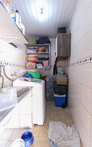 Casa à venda com 5m², 6 quartos e 2 vagas Casa à venda com 5m², 6 quartos e 2 vagasÁrea de Serviço