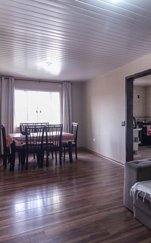 Casa à venda com 5m², 6 quartos e 2 vagas Casa à venda com 5m², 6 quartos e 2 vagasSala Casa 3