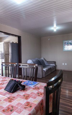 Casa à venda com 5m², 6 quartos e 2 vagas Casa à venda com 5m², 6 quartos e 2 vagasSala Casa 3