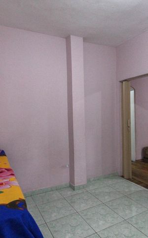 Casa à venda com 5m², 6 quartos e 2 vagas Casa à venda com 5m², 6 quartos e 2 vagasQuarto 1 Casa 1