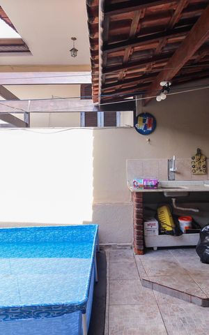 Casa à venda com 5m², 6 quartos e 2 vagas Casa à venda com 5m², 6 quartos e 2 vagasQuintal - Churrasqueira Casa 3