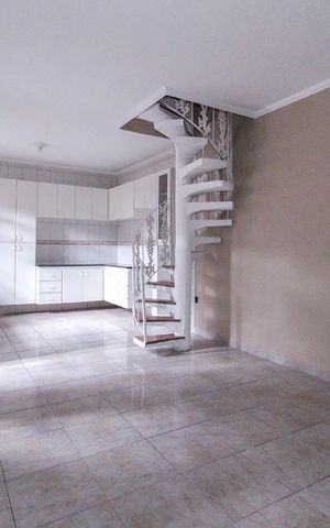 Casa à venda com 68m², 2 quartos e 1 vaga Casa à venda com 68m², 2 quartos e 1 vagaSala - Cozinha