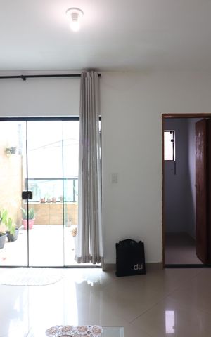 Casa à venda com 216m², 2 quartos e 4 vagasSala 