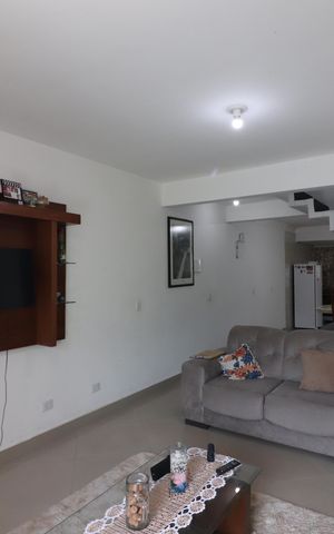 Casa à venda com 216m², 2 quartos e 4 vagasSala 