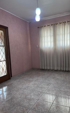 Casa à venda com 243m², 5 quartos e 2 vagas Casa à venda com 243m², 5 quartos e 2 vagasSala 2