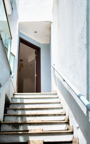 Casa à venda com 170m², 5 quartos e 2 vagas Casa à venda com 170m², 5 quartos e 2 vagasEntrada