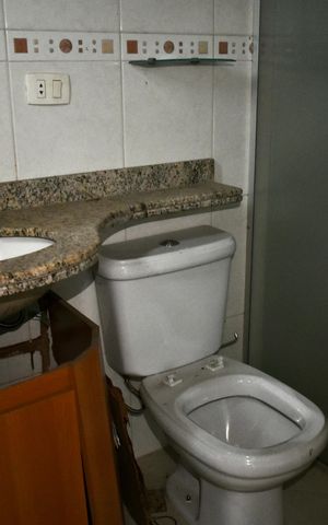 Casa à venda com 170m², 5 quartos e 2 vagas Casa à venda com 170m², 5 quartos e 2 vagasBanheiro da Suíte 2