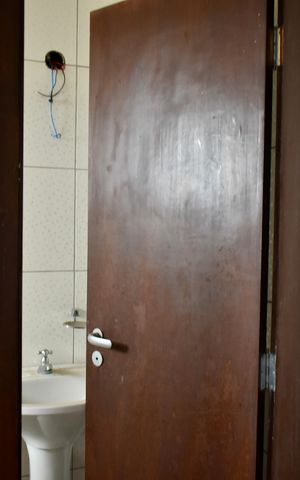 Casa à venda com 170m², 5 quartos e 2 vagas Casa à venda com 170m², 5 quartos e 2 vagasEscritório 2