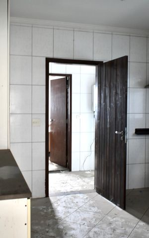 Casa à venda com 170m², 5 quartos e 2 vagas Casa à venda com 170m², 5 quartos e 2 vagasCozinha