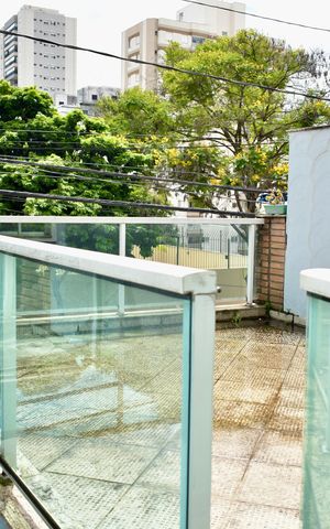 Casa à venda com 170m², 5 quartos e 2 vagas Casa à venda com 170m², 5 quartos e 2 vagasTerraço