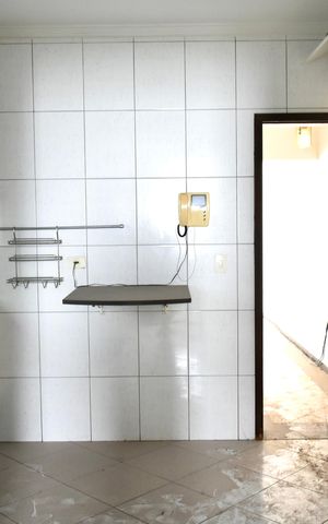 Casa à venda com 170m², 5 quartos e 2 vagas Casa à venda com 170m², 5 quartos e 2 vagasCozinha
