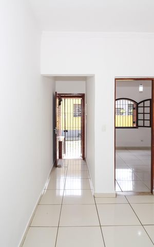 Casa à venda com 80m², 2 quartos e sem vaga Casa à venda com 80m², 2 quartos e sem vagaSala