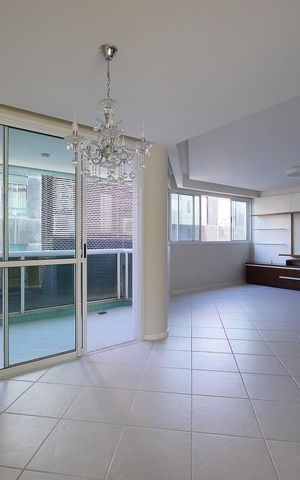 Apartamento para alugar com 140m², 3 quartos e 2 vagas Apartamento para alugar com 140m², 3 quartos e 2 vagasSala