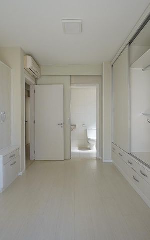 Apartamento para alugar com 140m², 3 quartos e 2 vagas Apartamento para alugar com 140m², 3 quartos e 2 vagasSuite 3
