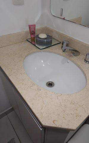 Apartamento à venda com 122m², 3 quartos e 3 vagasBanheiro da Suíte 2 - Pia