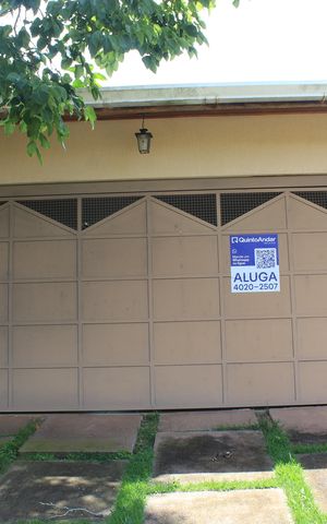 Casa de condomínio para alugar com 2950m², 3 quartos e 5 vagas Casa de condomínio para alugar com 2950m², 3 quartos e 5 vagasPlaca