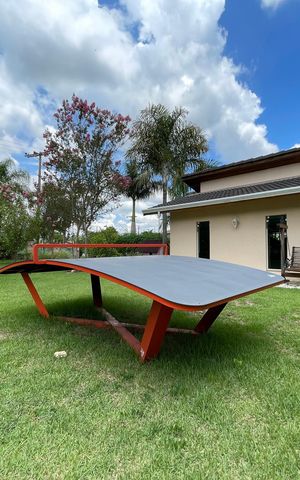 Casa de condomínio para alugar com 2950m², 3 quartos e 5 vagas Casa de condomínio para alugar com 2950m², 3 quartos e 5 vagasQuintal
