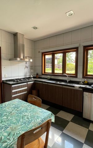 Casa de condomínio para alugar com 2950m², 3 quartos e 5 vagas Casa de condomínio para alugar com 2950m², 3 quartos e 5 vagasCozinha e Área de Serviço