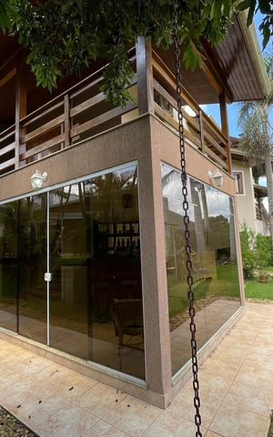 Casa de condomínio para alugar com 2950m², 3 quartos e 5 vagas Casa de condomínio para alugar com 2950m², 3 quartos e 5 vagasFachada