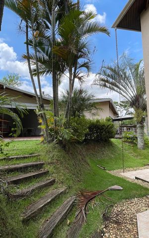 Casa de condomínio para alugar com 2950m², 3 quartos e 5 vagas Casa de condomínio para alugar com 2950m², 3 quartos e 5 vagasFachada