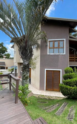 Casa de condomínio para alugar com 2950m², 3 quartos e 5 vagas Casa de condomínio para alugar com 2950m², 3 quartos e 5 vagasFachada