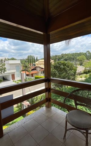 Casa de condomínio para alugar com 2950m², 3 quartos e 5 vagas Casa de condomínio para alugar com 2950m², 3 quartos e 5 vagasVaranda da Suíte