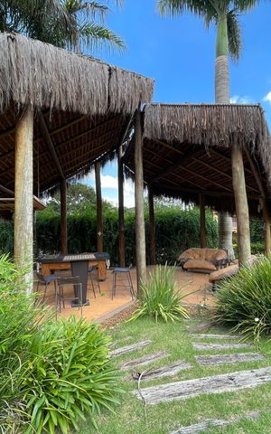 Casa de condomínio para alugar com 2950m², 3 quartos e 5 vagas Casa de condomínio para alugar com 2950m², 3 quartos e 5 vagasQuintal