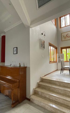 Casa de condomínio para alugar com 2950m², 3 quartos e 5 vagas Casa de condomínio para alugar com 2950m², 3 quartos e 5 vagasSala