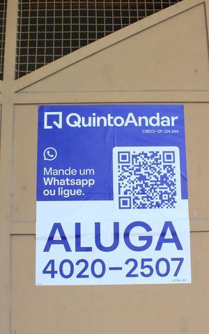 Casa de condomínio para alugar com 2950m², 3 quartos e 5 vagas Casa de condomínio para alugar com 2950m², 3 quartos e 5 vagasPlaca