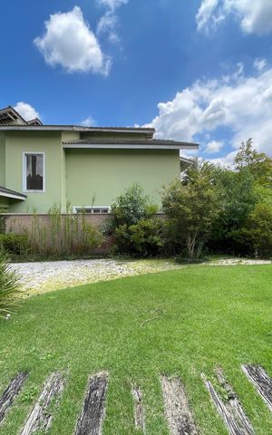 Casa de condomínio para alugar com 2950m², 3 quartos e 5 vagas Casa de condomínio para alugar com 2950m², 3 quartos e 5 vagasQuintal