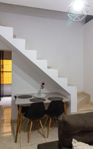 Casa à venda com 242m², 4 quartos e 3 vagasCasa 2 - Sala