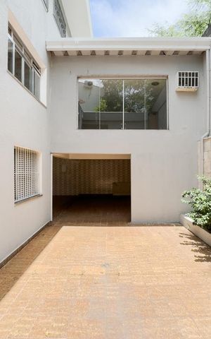 Casa à venda com 350m², 4 quartos e 8 vagasQuintal