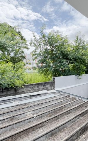 Casa à venda com 350m², 4 quartos e 8 vagasVista